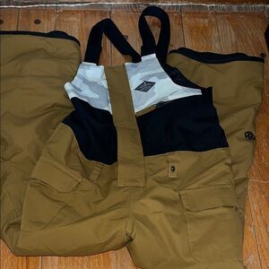 686 Camouflage and Tan Snow Bib Overalls + Jacket (SET)